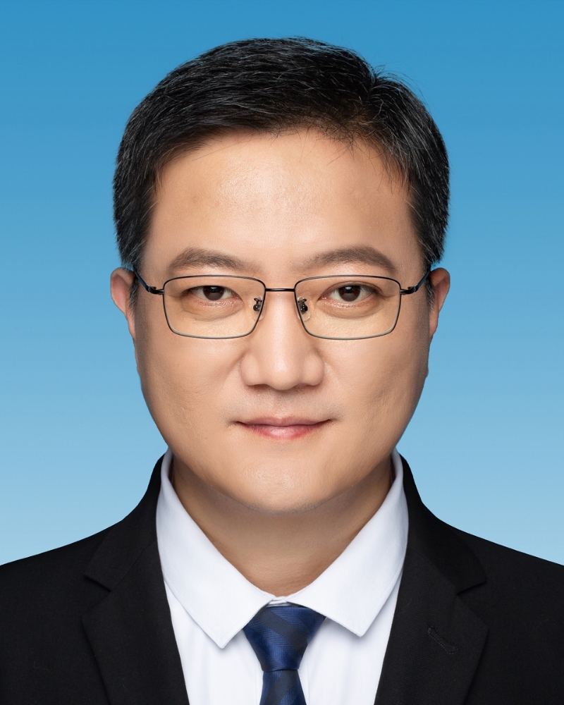 曹宏伟1寸.jpg